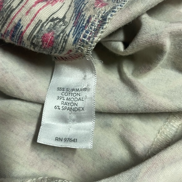 J Jill pink blue and tan pattern for op. Cotton blend with a 3/4 sleeve. Sz XL. - Picture 5 of 5